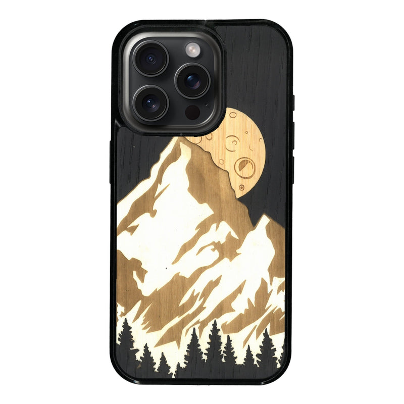 Coque de protection en bois véritable fabriquée en France pour iPhone 12 Pro alliant plusieurs essences de bois pour représenter le mont Everest