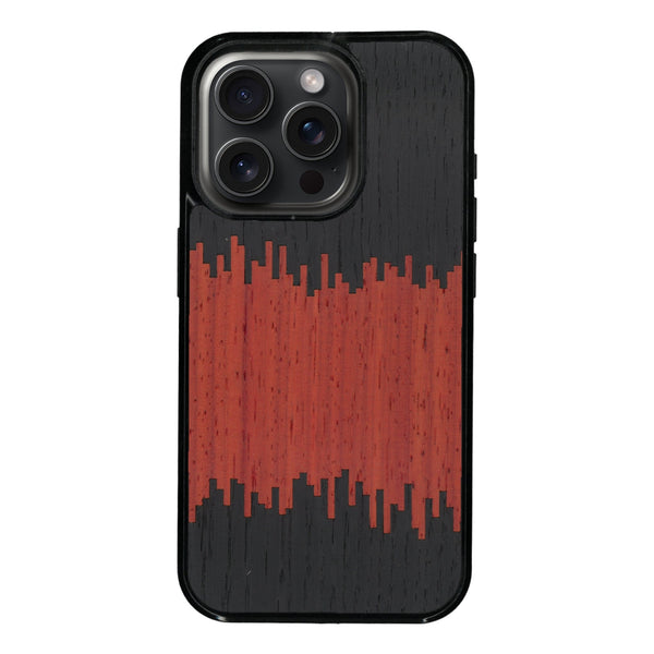 Coque de protection en bois véritable fabriquée en France pour iPhone 12 Pro alliant plusieurs essences de bois pour représenter du magma en fusion