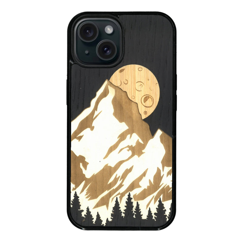 Coque de protection en bois véritable fabriquée en France pour iPhone 13 alliant plusieurs essences de bois pour représenter le mont Everest