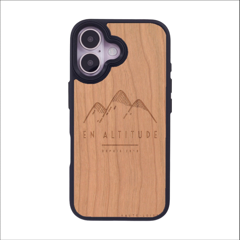 Coque de protection en bois véritable fabriquée en France pour iPhone 16 représentant des montagnes, sur le thème de la randonnée en pleine nature et du trail