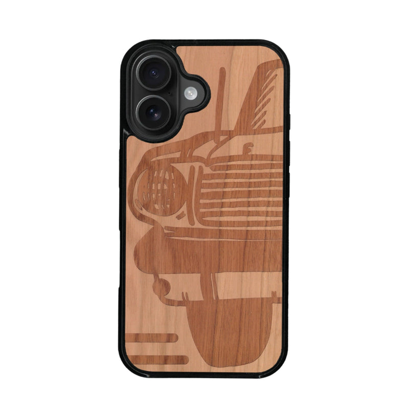 Coque de protection en bois véritable fabriquée en France pour iPhone 16 Plus + MagSafe® sur le thème de l'automobile avec une authentique Mustang