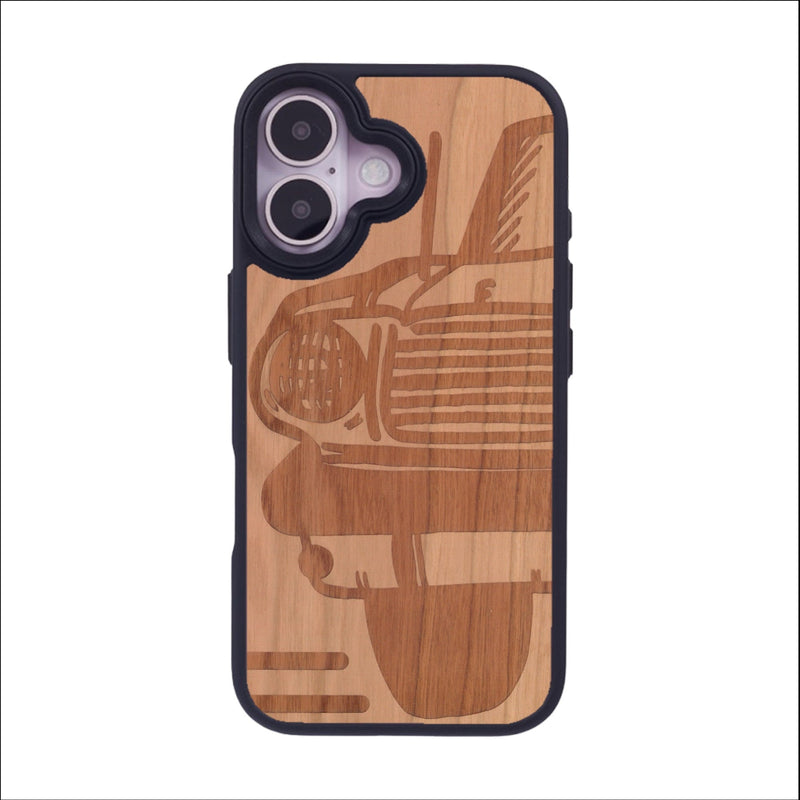 Coque de protection en bois véritable fabriquée en France pour iPhone 16 sur le thème de l'automobile avec une authentique Mustang