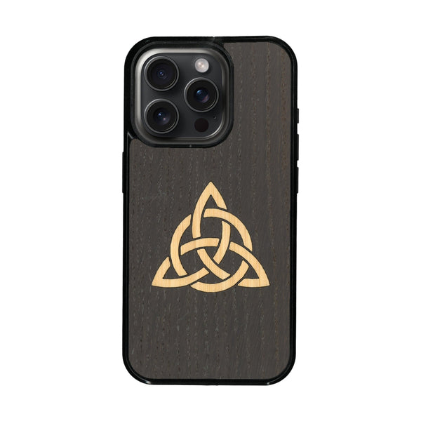 Coque de protection en bois véritable fabriquée en France pour iPhone 16 Pro alliant du chêne fumé et du bambou représentant une triquetra