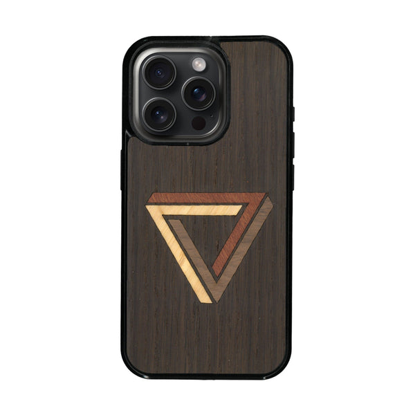 Coque de protection en bois véritable fabriquée en France pour iPhone 16 Pro sur le thème de l'art géométrique qui allie du chêne fumé, du noyer, du bambou et du padouk représentant le triangle de penrose