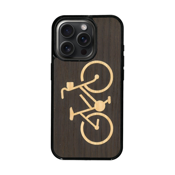 Coque de protection en bois véritable fabriquée en France pour iPhone 16 Pro sur le theme du vélo et de l'outdoor qui allie du bambou et du chêne fumé représentant un vélo