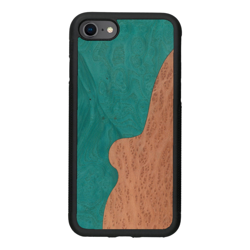 Coque de protection en bois véritable fabriquée en France pour iPhone 6 / 6s alliant plusieurs essences de bois pour représenter une plage paradisiaque