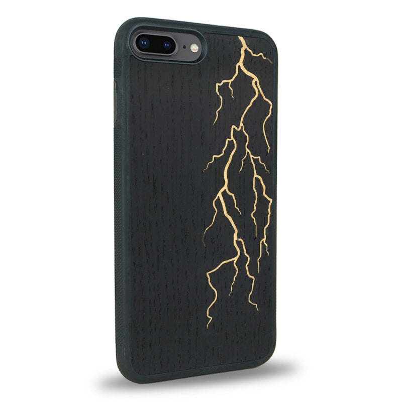 Coque de protection en bois véritable fabriquée en France pour iPhone 7 / 8 alliant plusieurs essences de bois pour représenter un éclair divin