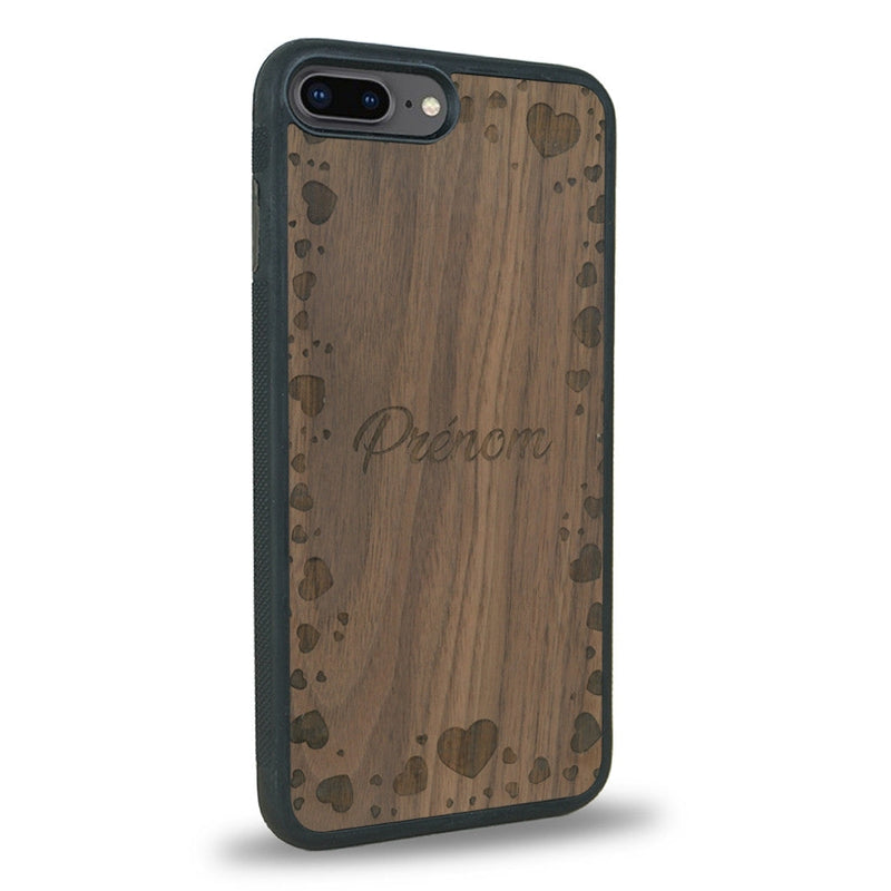 Coque de protection en bois véritable fabriquée en France pour iPhone 7 Plus / 8 Plus sur le thème de la fête des mères avec un motif représentant des coeurs et des feuilles