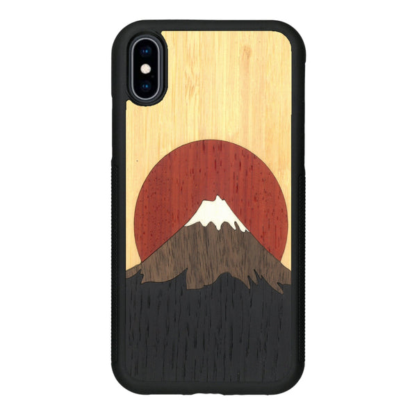 Coque de protection en bois véritable fabriquée en France pour iPhone X alliant plusieurs essences de bois pour représenter le mont Fuji