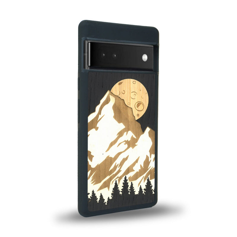 Coque de protection en bois véritable fabriquée en France pour Google Pixel 6Pro alliant plusieurs essences de bois pour représenter le mont Everest