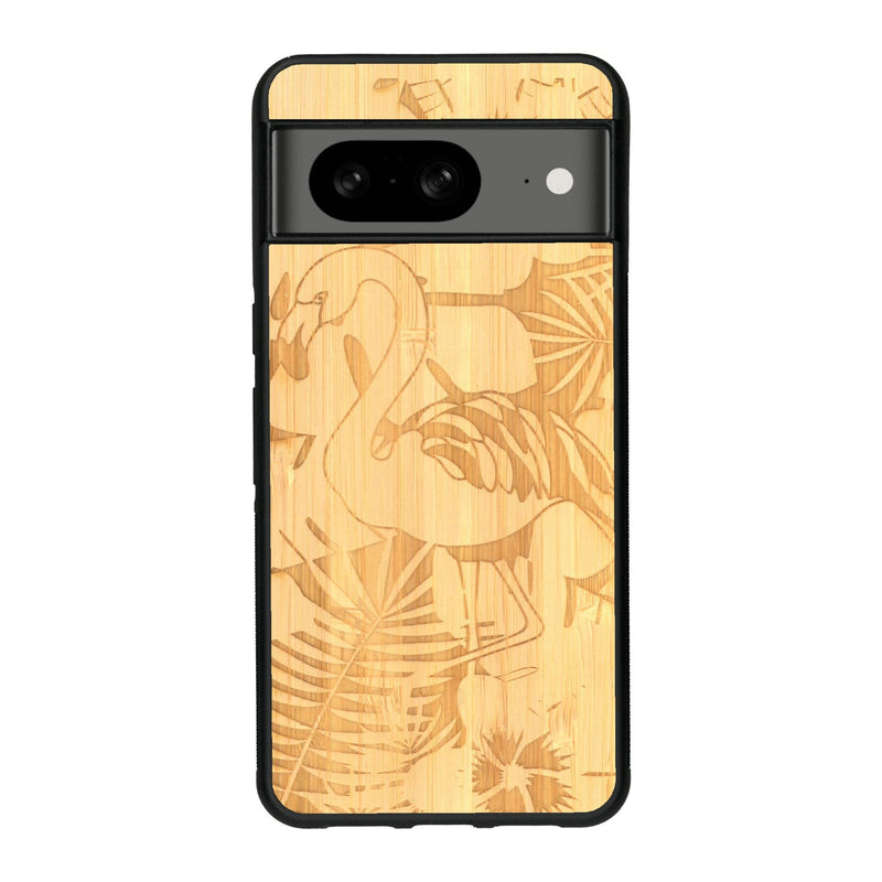 Coque de protection en bois véritable fabriquée en France pour Google Pixel 7A sur le thème de la nature et des animaux représentant un flamant rose entre des fougères