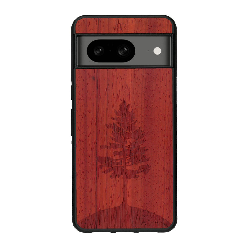 Coque de protection en bois véritable fabriquée en France pour Google Pixel 8 sur le thème de la nature, de la fôret et de l'écoresponsabilité avec une gravure représentant un arbre 