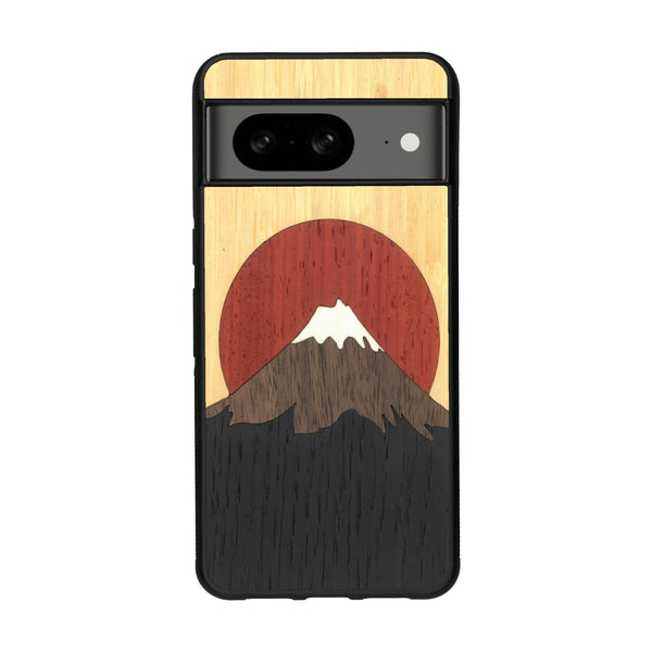 Coque de protection en bois véritable fabriquée en France pour Google Pixel 8 alliant plusieurs essences de bois pour représenter le mont Fuji