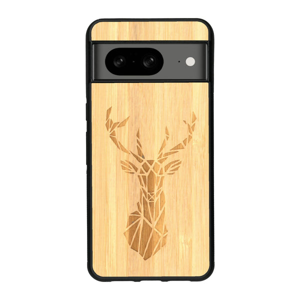 Coque de protection en bois véritable fabriquée en France pour Google Pixel 8A sur le thème de la nature et des animaux représentant une tête de cerf gométrique avec un design moderne et minimaliste