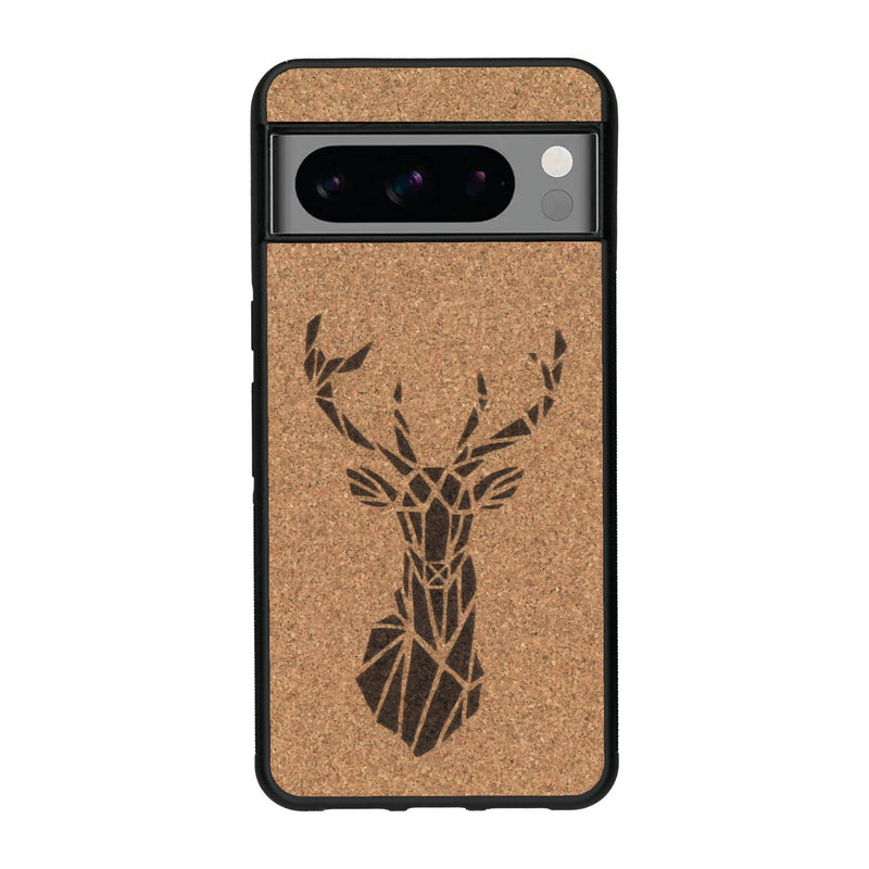 Coque de protection en bois véritable fabriquée en France pour Google Pixel 8pro sur le thème de la nature et des animaux représentant une tête de cerf gométrique avec un design moderne et minimaliste