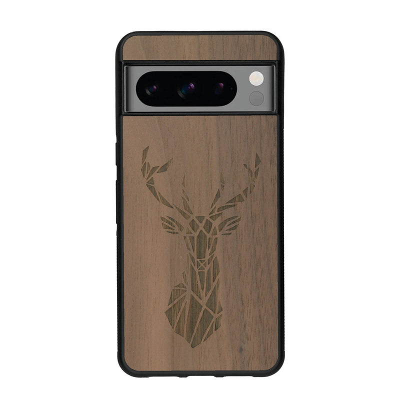 Coque de protection en bois véritable fabriquée en France pour Google Pixel 8pro sur le thème de la nature et des animaux représentant une tête de cerf gométrique avec un design moderne et minimaliste