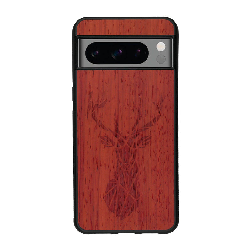 Coque de protection en bois véritable fabriquée en France pour Google Pixel 8pro sur le thème de la nature et des animaux représentant une tête de cerf gométrique avec un design moderne et minimaliste