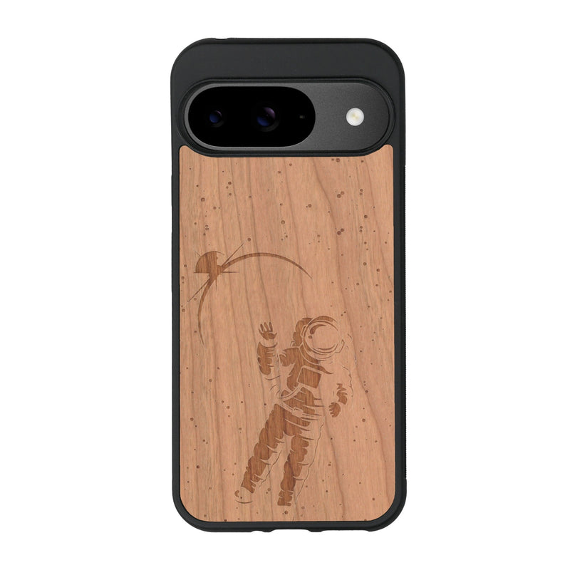 Coque de protection en bois véritable fabriquée en France pour Google Pixel 9 sur le thème des astronautes