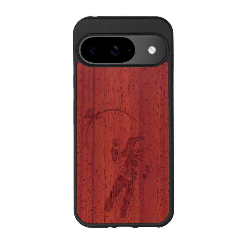 Coque de protection en bois véritable fabriquée en France pour Google Pixel 8A sur le thème des astronautes