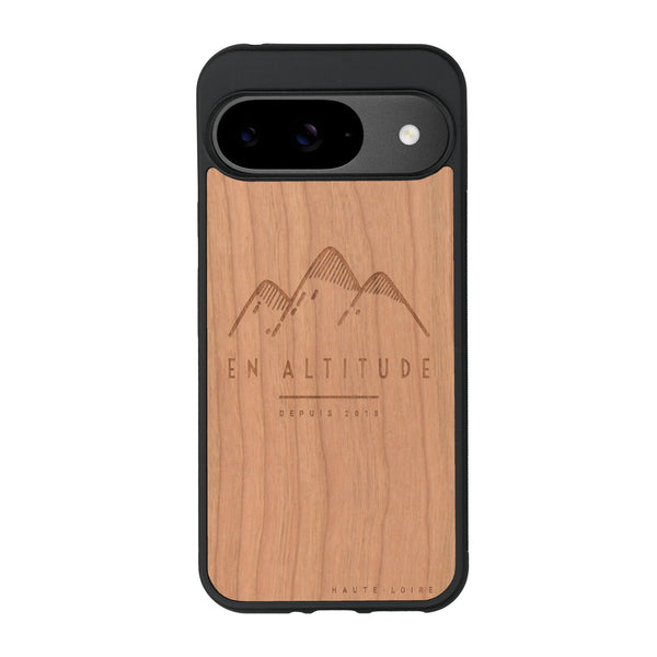 Coque de protection en bois véritable fabriquée en France pour Google Pixel 9 représentant des montagnes, sur le thème de la randonnée en pleine nature et du trail