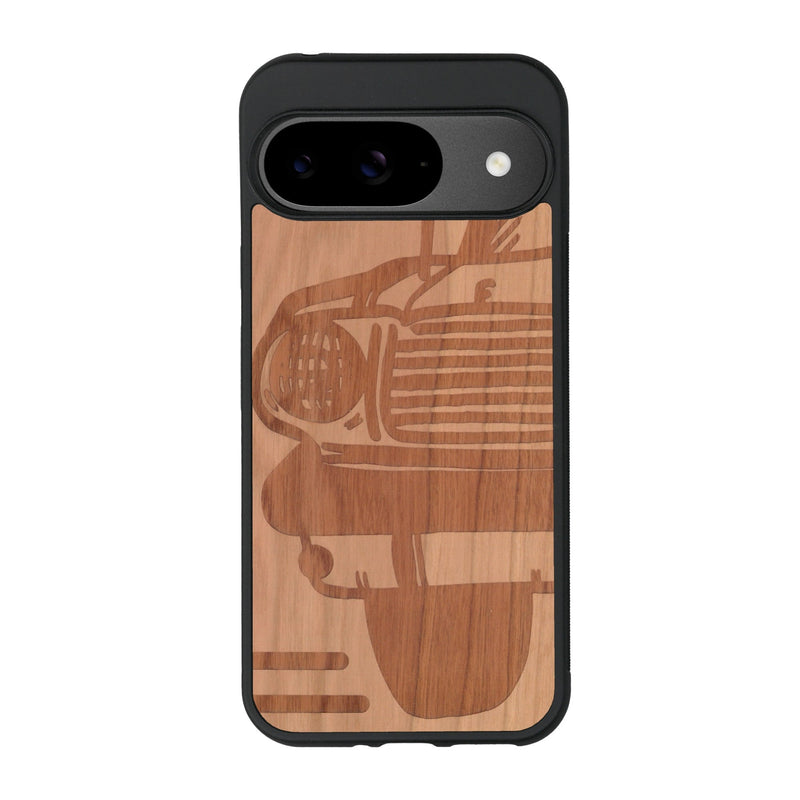 Coque de protection en bois véritable fabriquée en France pour Google Pixel 9 sur le thème de l'automobile avec une authentique Mustang