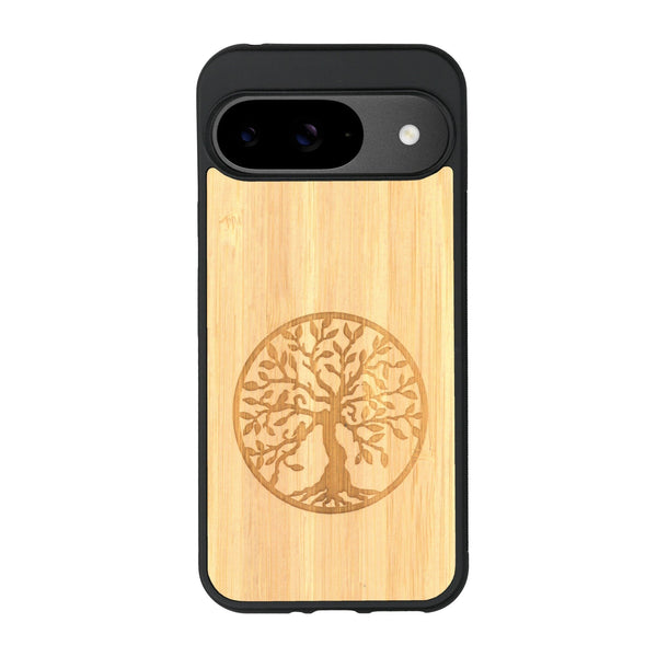 Coque de protection en bois véritable fabriquée en France pour Google Pixel 8A sur le thème de la spiritualité et du yoga avec une gravure zen représentant un arbre de vie