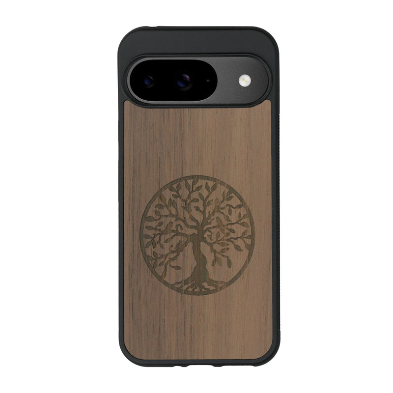 Coque de protection en bois véritable fabriquée en France pour Google Pixel 9 sur le thème de la spiritualité et du yoga avec une gravure zen représentant un arbre de vie