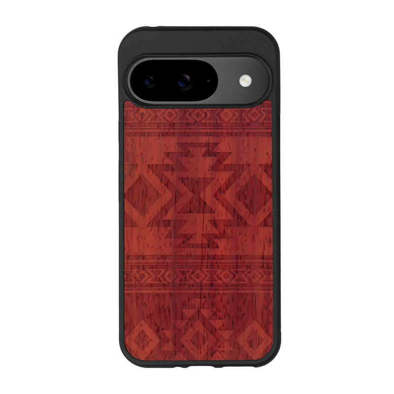 Coque de protection en bois véritable fabriquée en France pour Google Pixel 9 avec des motifs géométriques s'inspirant des temples aztèques, mayas et incas