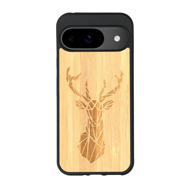 Coque de protection en bois véritable fabriquée en France pour Google Pixel 8A sur le thème de la nature et des animaux représentant une tête de cerf gométrique avec un design moderne et minimaliste