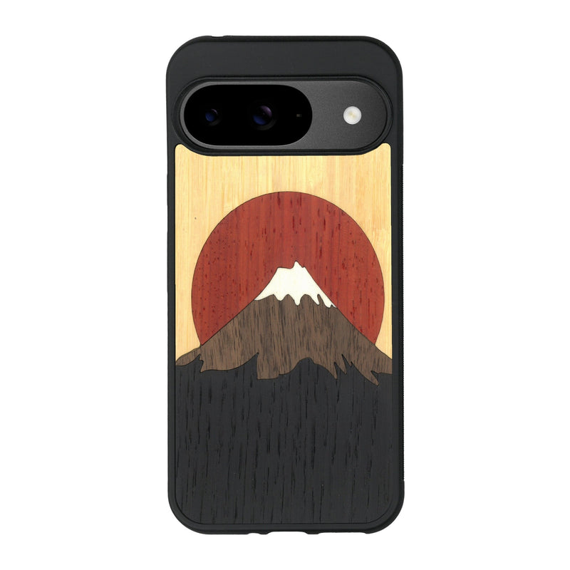 Coque de protection en bois véritable fabriquée en France pour Google Pixel 9 alliant plusieurs essences de bois pour représenter le mont Fuji