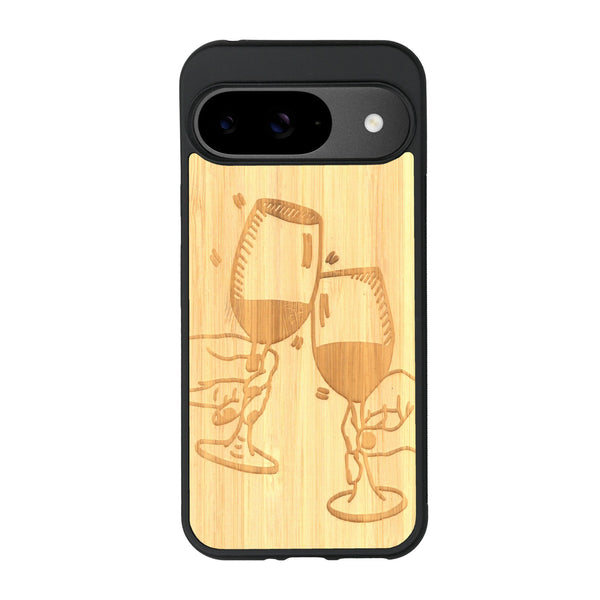 Coque de protection en bois véritable fabriquée en France pour Google Pixel 9 Pro représentant une vue de face d'une flute de champagne dessinée à la main par l'artiste Maud Dabs