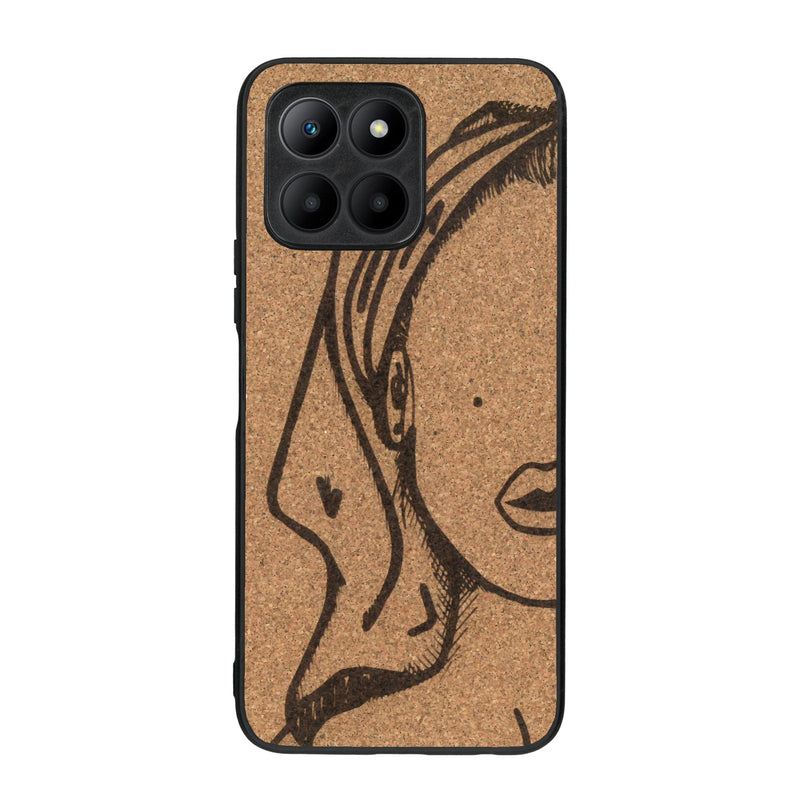 Coque de protection en bois véritable fabriquée en France pour Honor 70 Lite représentant une silhouette féminine épurée de type line art en collaboration avec l'artiste Maud Dabs