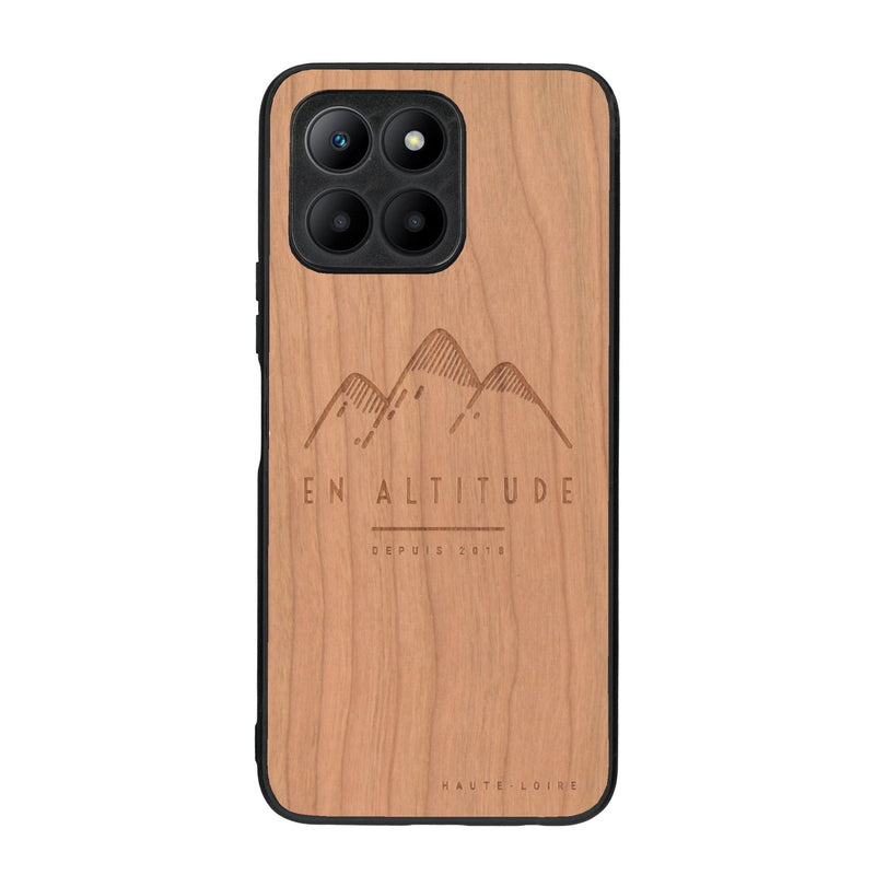 Coque de protection en bois véritable fabriquée en France pour Honor 70 Lite représentant des montagnes, sur le thème de la randonnée en pleine nature et du trail