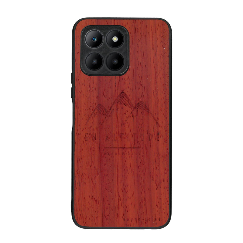 Coque de protection en bois véritable fabriquée en France pour Honor 70 Lite représentant des montagnes, sur le thème de la randonnée en pleine nature et du trail