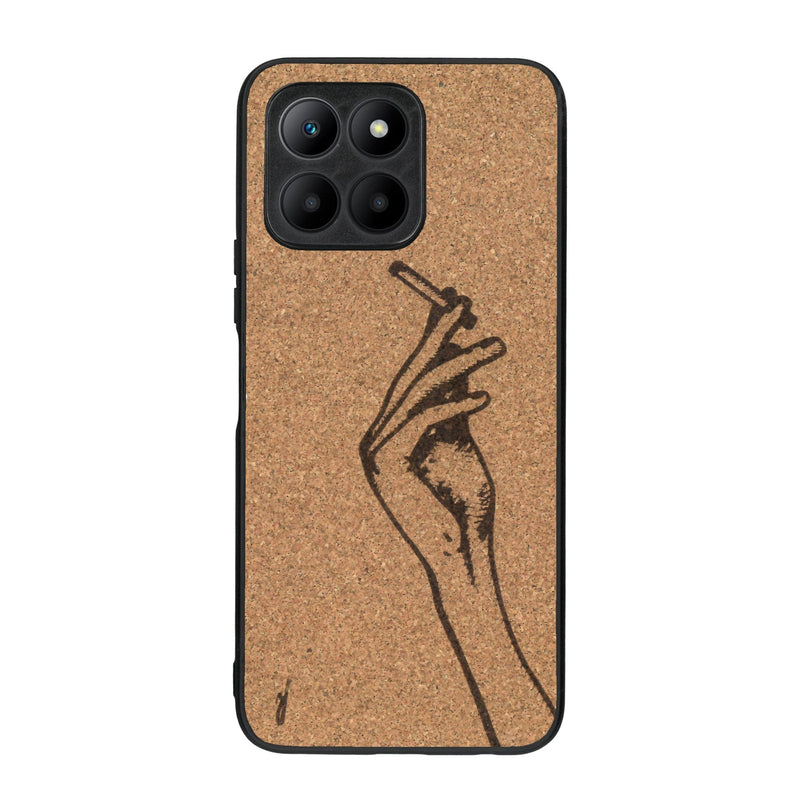 Coque de protection en bois véritable fabriquée en France pour Honor 70 Lite représentant une main de femme tenant une cigarette de type line art en collaboration avec l'artiste Maud Dabs