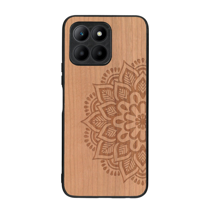 Coque de protection en bois véritable fabriquée en France pour Honor 70 Lite sur le thème de la bohème et du tatouage au henné avec une gravure représentant un mandala