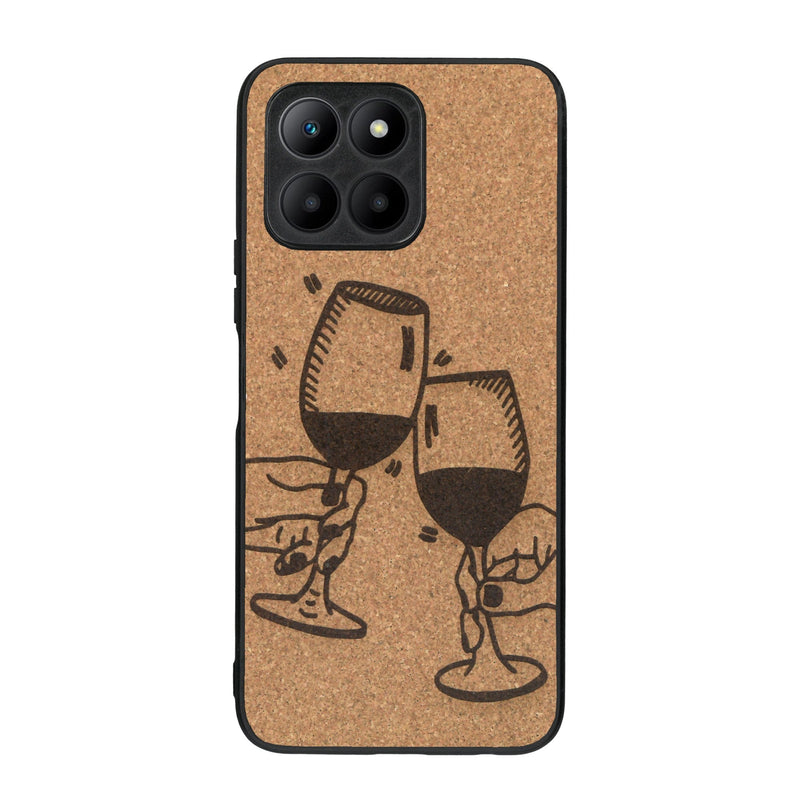 Coque de protection en bois véritable fabriquée en France pour Honor 70 Lite représentant une vue de face d'une flute de champagne dessinée à la main par l'artiste Maud Dabs