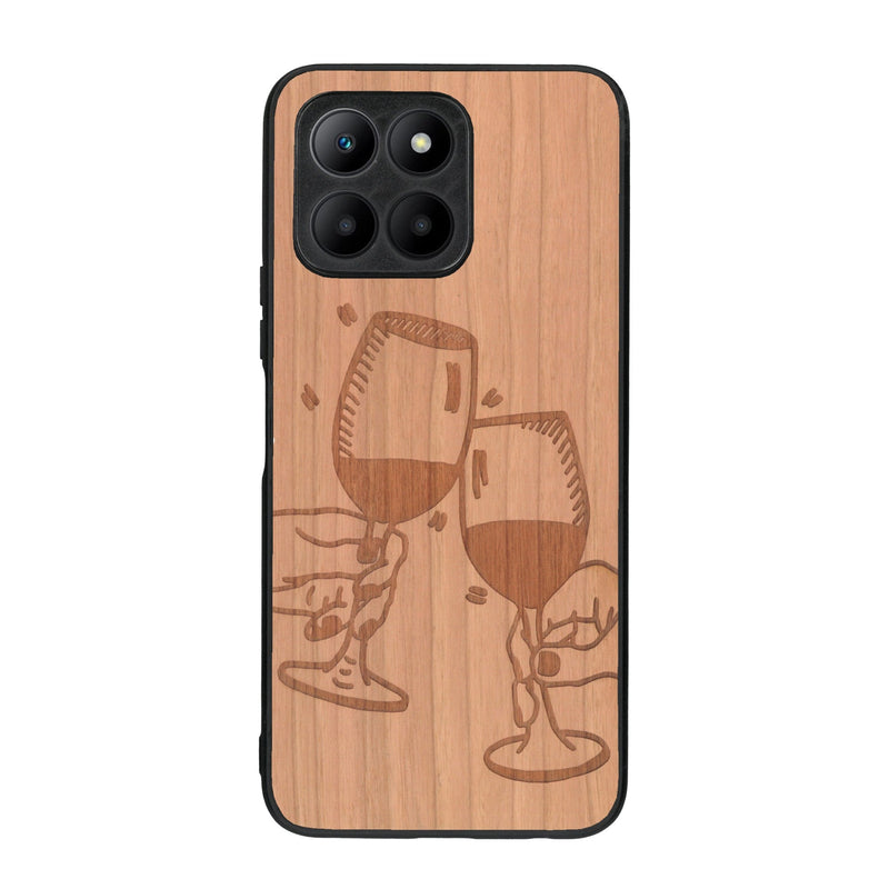 Coque de protection en bois véritable fabriquée en France pour Honor 70 Lite représentant une vue de face d'une flute de champagne dessinée à la main par l'artiste Maud Dabs