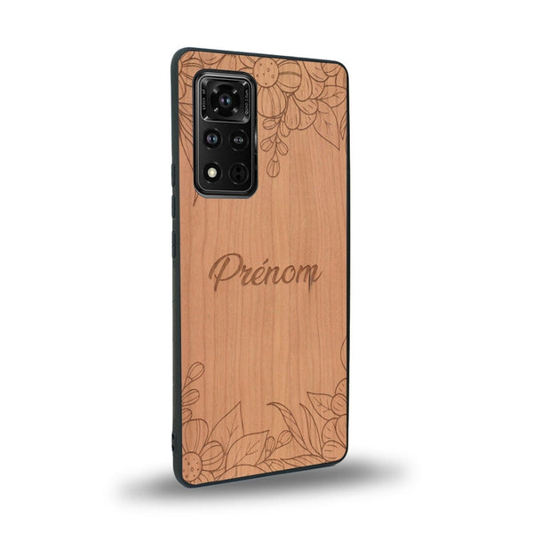 Coque de protection en bois véritable fabriquée en France pour Honor V40 sur le thème de la fête des mères avec un motif représentant des fleurs et des feuilles