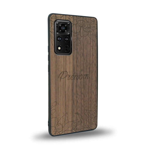 Coque de protection en bois véritable fabriquée en France pour Honor V40 sur le thème de la fête des mères avec un motif représentant des fleurs et des feuilles