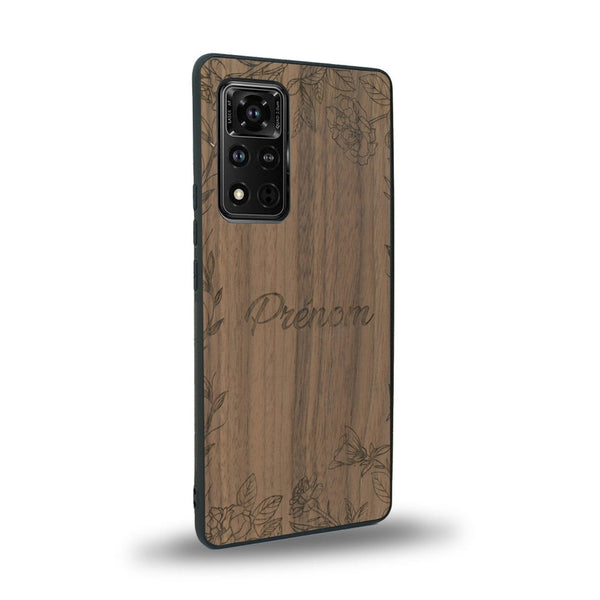 Coque de protection en bois véritable fabriquée en France pour Honor V40 sur le thème de la fête des mères avec un motif représentant des fleurs et des feuilles