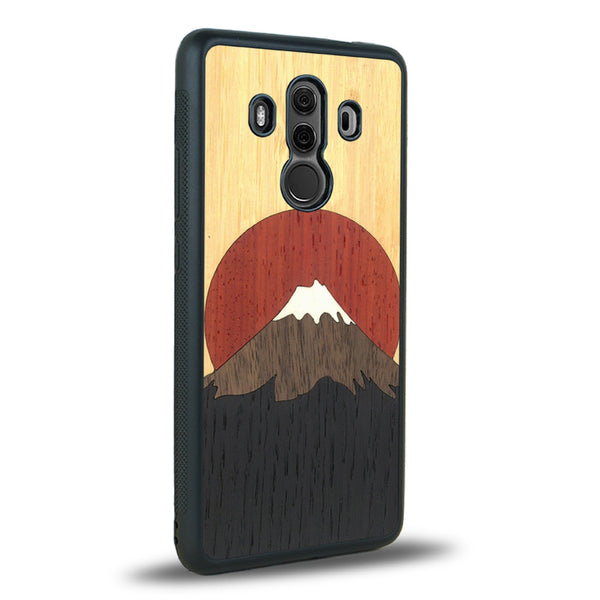 Coque de protection en bois véritable fabriquée en France pour Huawei Mate 10 Pro alliant plusieurs essences de bois pour représenter le mont Fuji