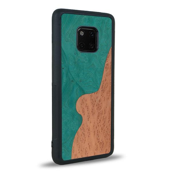 Coque de protection en bois véritable fabriquée en France pour Huawei Mate 20 Pro alliant plusieurs essences de bois pour représenter une plage paradisiaque