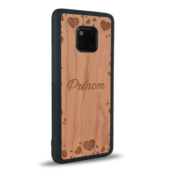 Coque de protection en bois véritable fabriquée en France pour Huawei Mate 20 Pro sur le thème de la fête des mères avec un motif représentant des coeurs et des feuilles