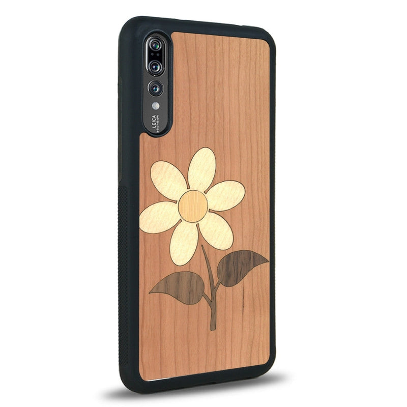 Coque de protection en bois véritable fabriquée en France pour Huawei P20 alliant plusieurs essences de bois pour représenter une marguerite