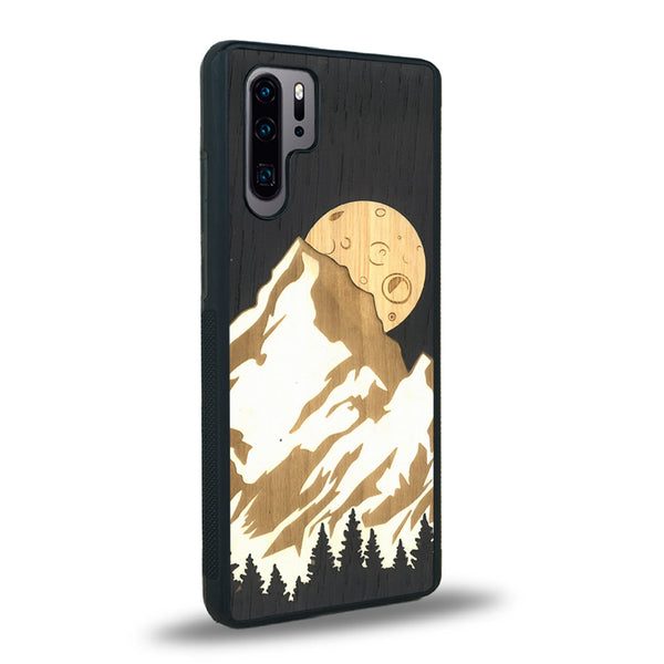 Coque de protection en bois véritable fabriquée en France pour Huawei P30 Pro alliant plusieurs essences de bois pour représenter le mont Everest