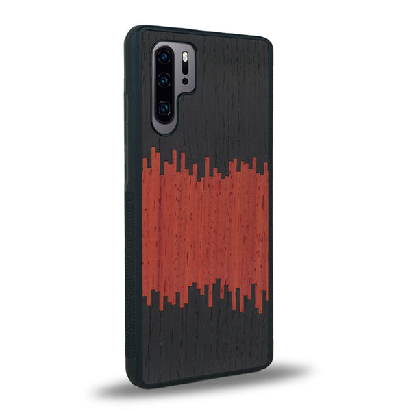 Coque de protection en bois véritable fabriquée en France pour Huawei P30 Pro alliant plusieurs essences de bois pour représenter du magma en fusion