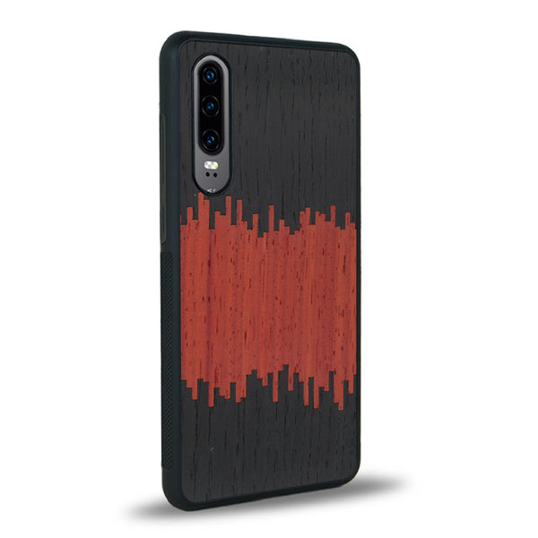 Coque de protection en bois véritable fabriquée en France pour Huawei P30 alliant plusieurs essences de bois pour représenter du magma en fusion