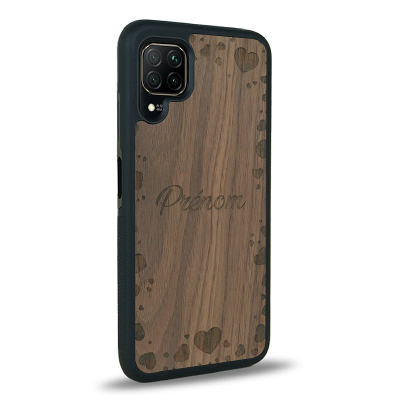 Coque de protection en bois véritable fabriquée en France pour Huawei P40 Lite sur le thème de la fête des mères avec un motif représentant des coeurs et des feuilles