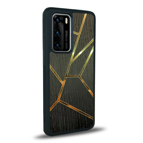 Coque de protection en bois véritable fabriquée en France pour Huawei P40 Pro alliant plusieurs essences de bois pour représenter des fragments design